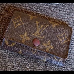 Louis Vuitton Multi-6 Key Holder
